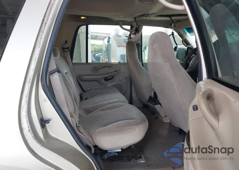 2000 Ford Expedition Xlt from USA, damaged, VIN 1FMRU1568YLA97744